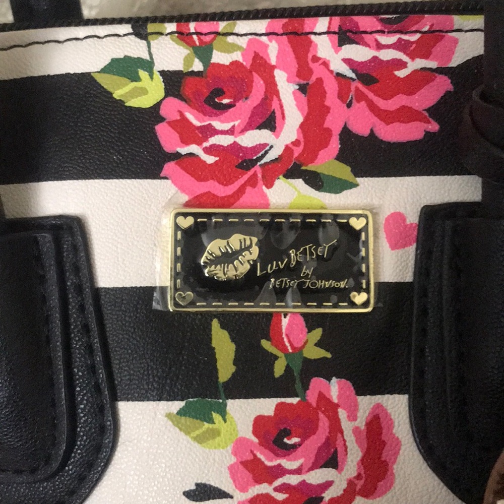 Purse - Picture 2 of 6